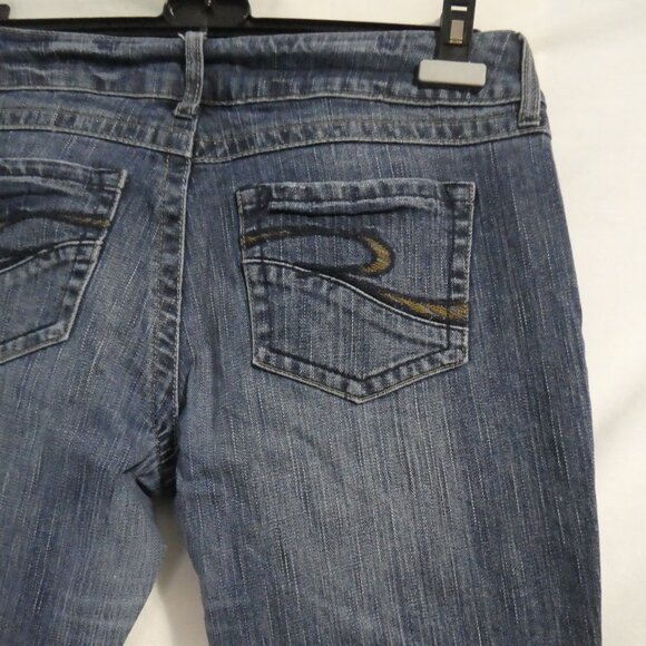 REVOLUTION by RICKI'S | size 31 12 /Blue Denim / Jeans | Detailed Pockets - Picture 12 of 16